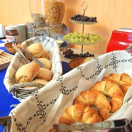 Hotel Restaurant L'Hirondelle Дюнкерк Экстерьер фото