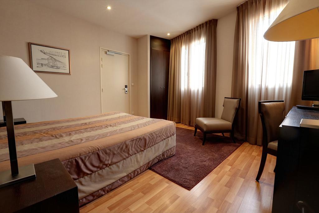 Hotel Restaurant L'Hirondelle Дюнкерк Номер фото