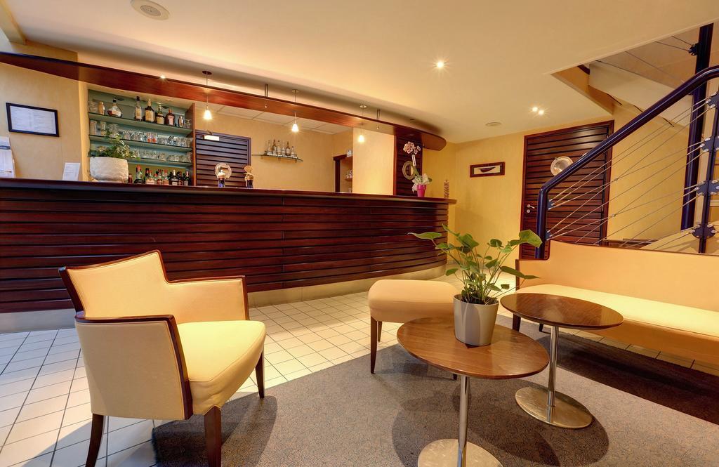 Hotel Restaurant L'Hirondelle Дюнкерк Номер фото